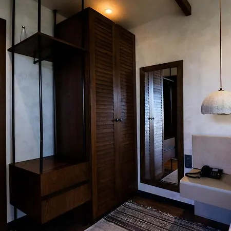 Asha Country Hotel *